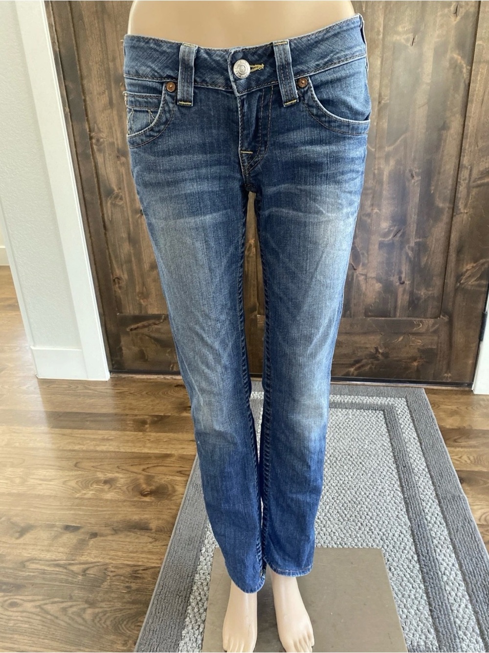 True Religion  Size 27 Billy Straight Leg Jeans RN#112790- 016